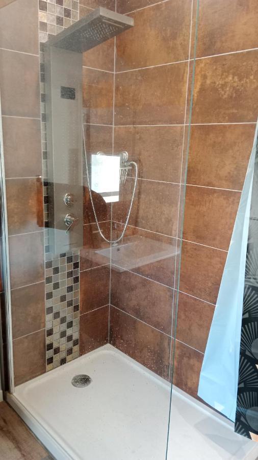 Gite Des Roches La Chaux-du-Dombief Ngoại thất bức ảnh